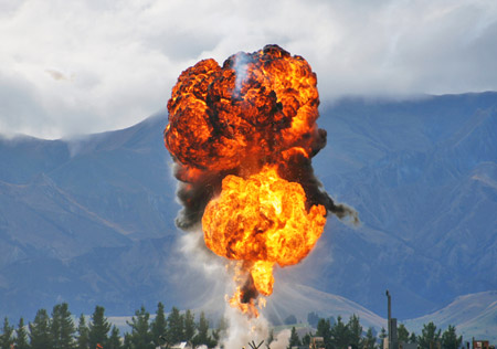  爆破、化爆、風洞試驗